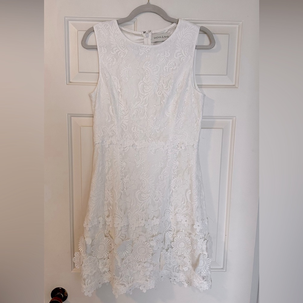 Sachin & Babi Sleeveless Aline Sheath Dress w/ 3D Lace Appliqué- white, size 10